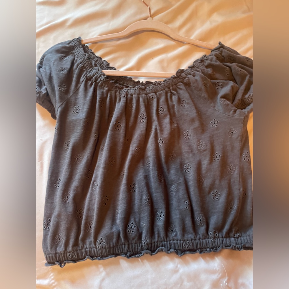 dark grey American eagle off the shoulder top